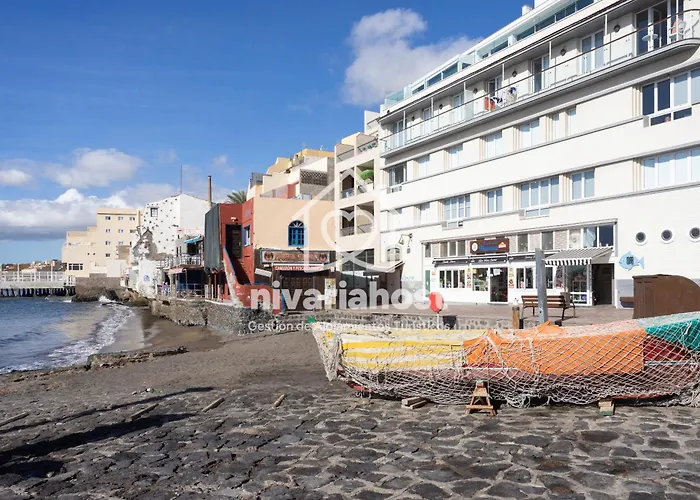 The Pearl El Medano, By Nivariahost El Médano