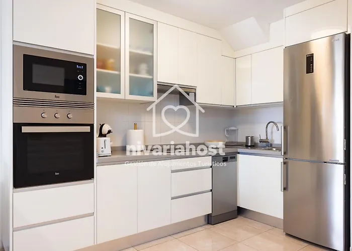 The Pearl El Medano, By Nivariahost El Médano